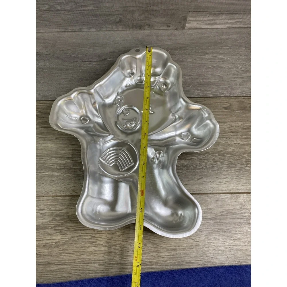 Wilton Care Bears Cheer Bear Aluminum Cake Pan Mold 2105-5555 Vintage 04 Silver‎